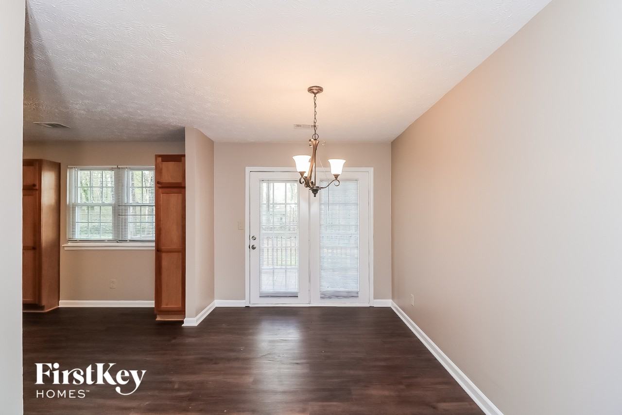 1196 Ridgeside Dr - Photo 4 of 15