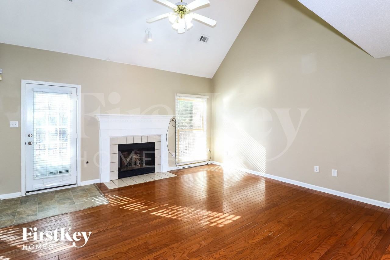 9095 Strawberry Ln - Photo 3 of 15