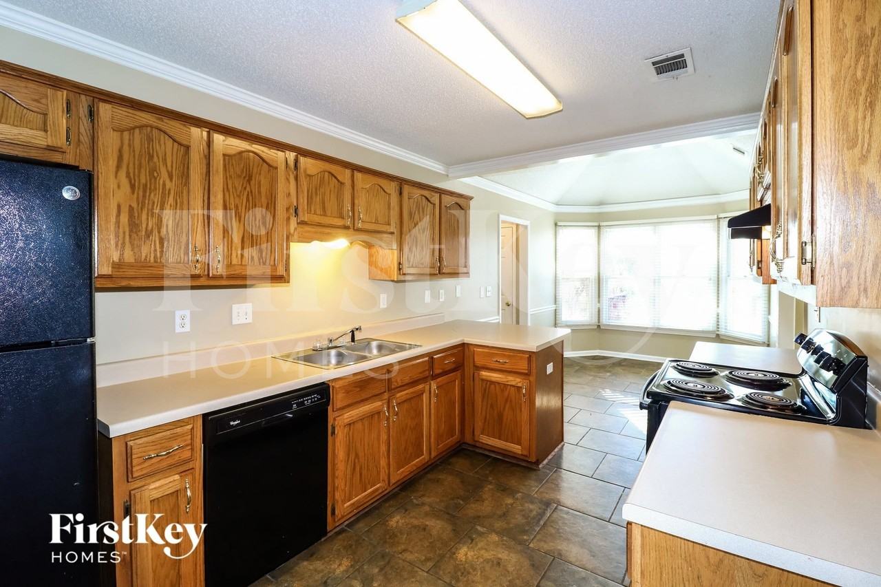 9095 Strawberry Ln - Photo 6 of 15