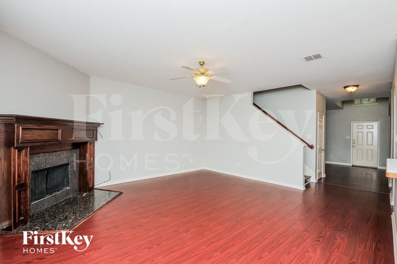 8312 Tribute Ln - Photo 2 of 16