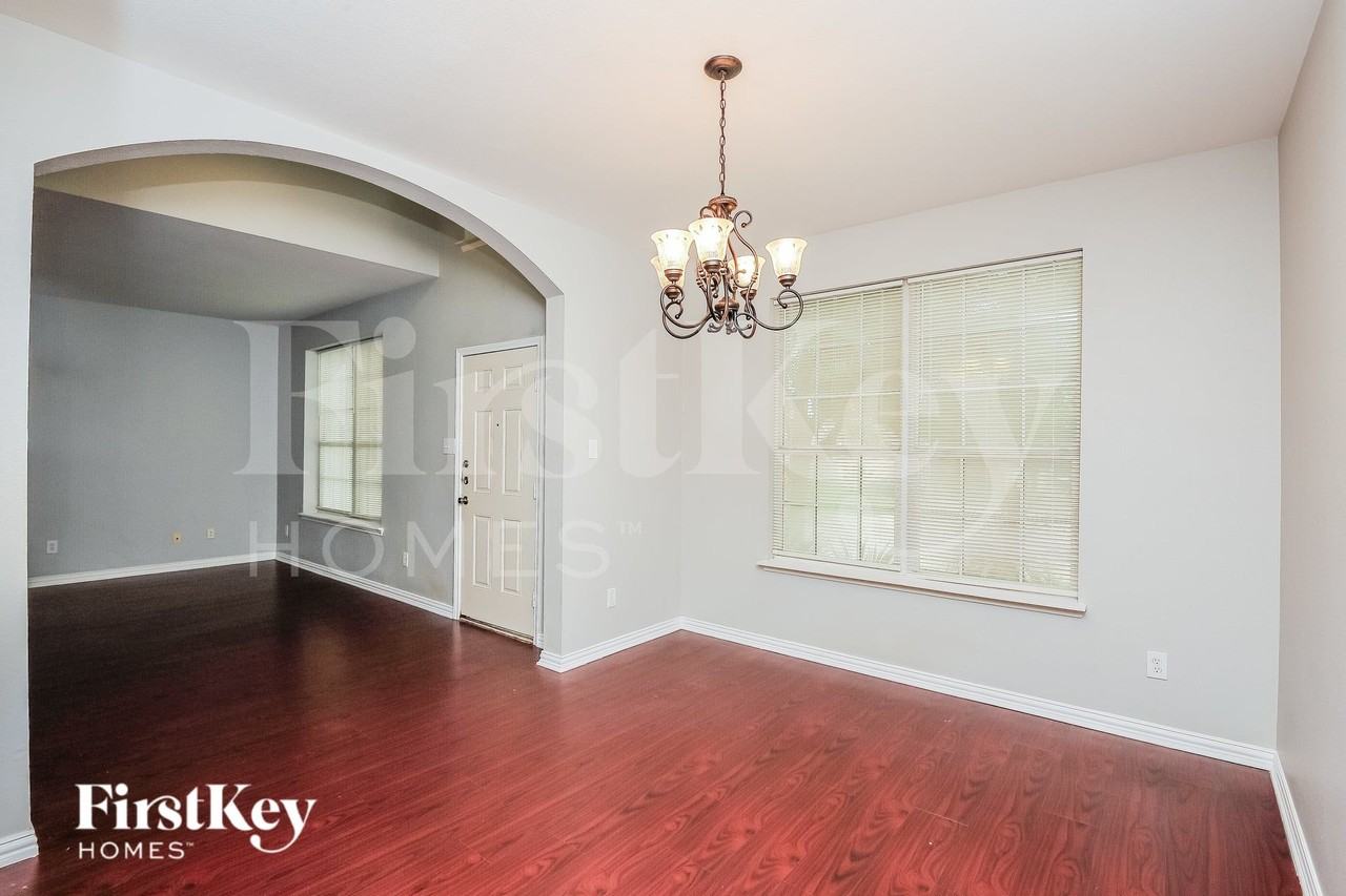 8312 Tribute Ln - Photo 5 of 16