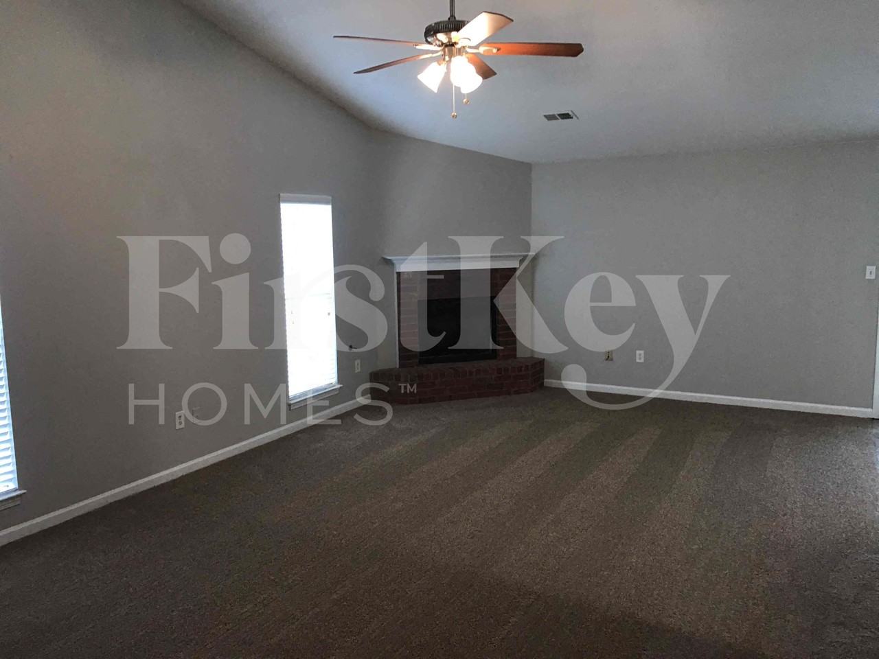 7800 Parkview Cir E - Photo 2 of 16