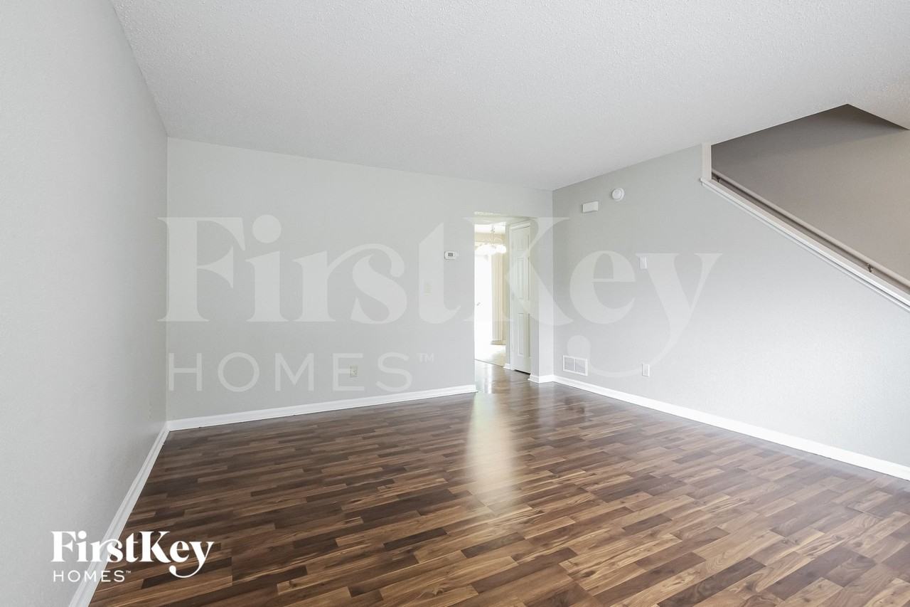 7222 Mars Dr - Photo 2 of 15
