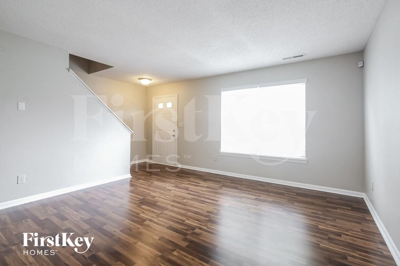 7222 Mars Dr - Photo 3 of 15