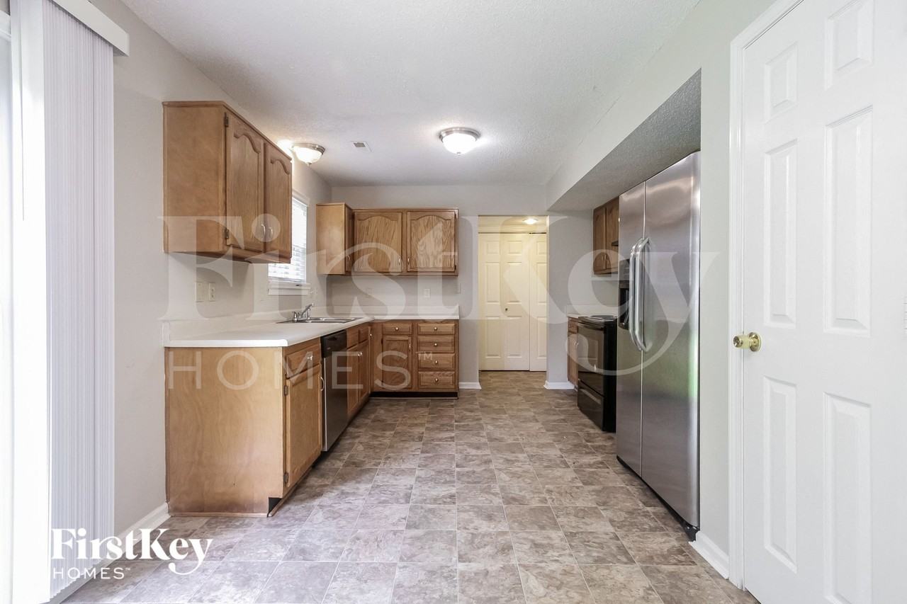7222 Mars Dr - Photo 5 of 15