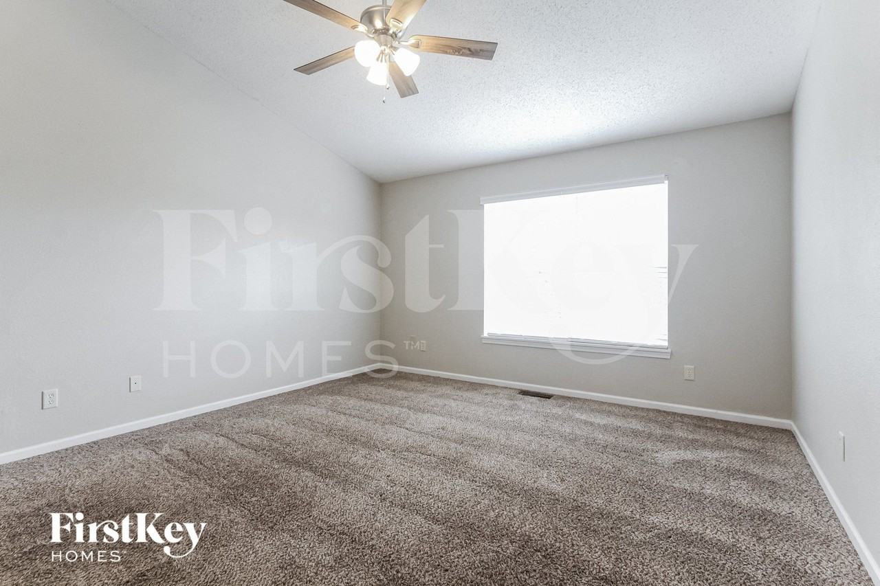 7222 Mars Dr - Photo 7 of 15