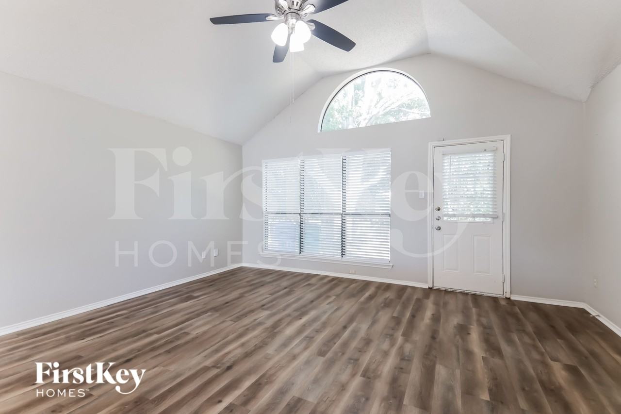 701 Long Hill Ct - Photo 2 of 19