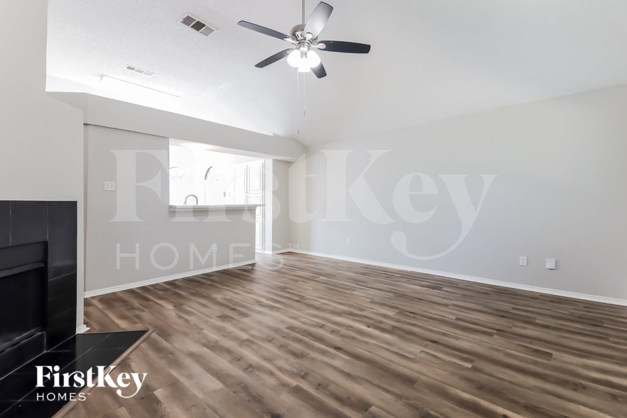 701 Long Hill Ct - Photo 6 of 19