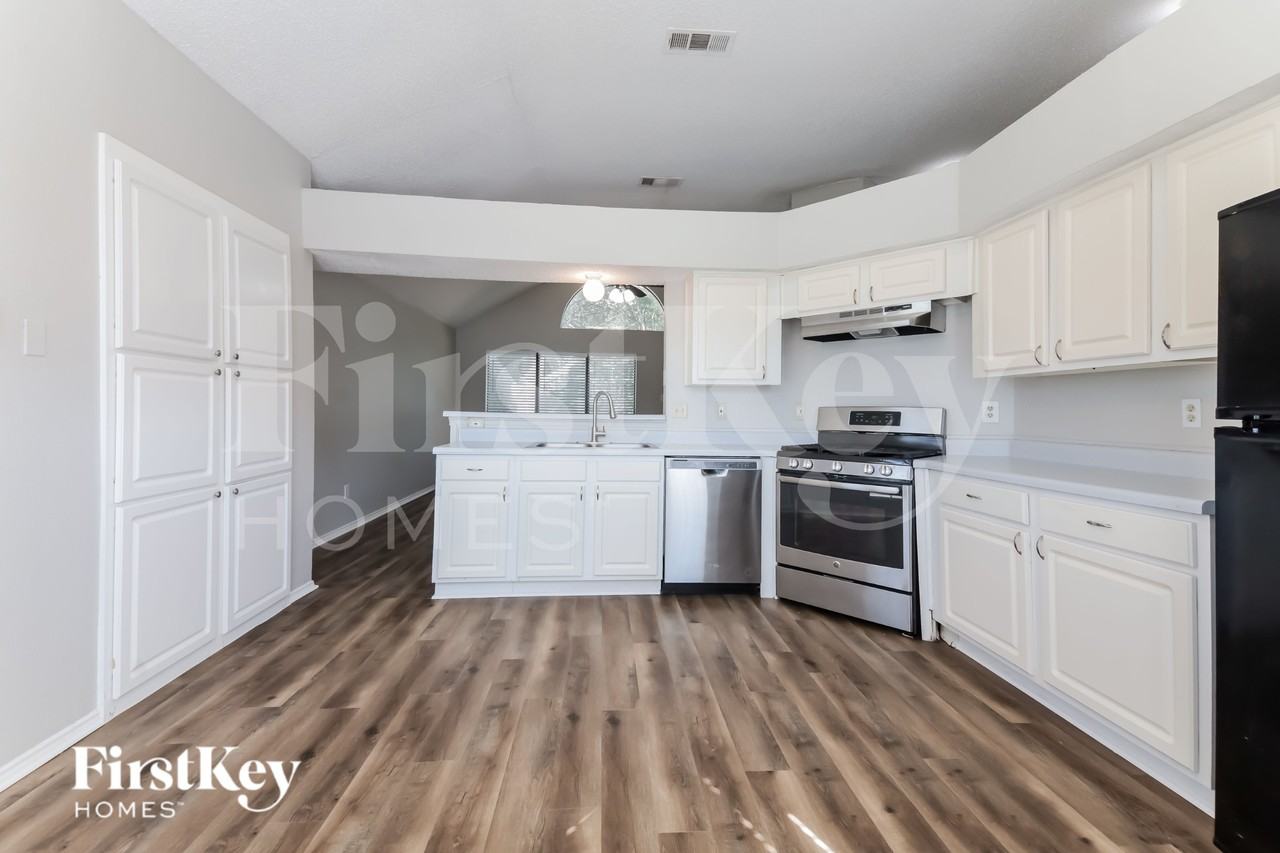 701 Long Hill Ct - Photo 7 of 19