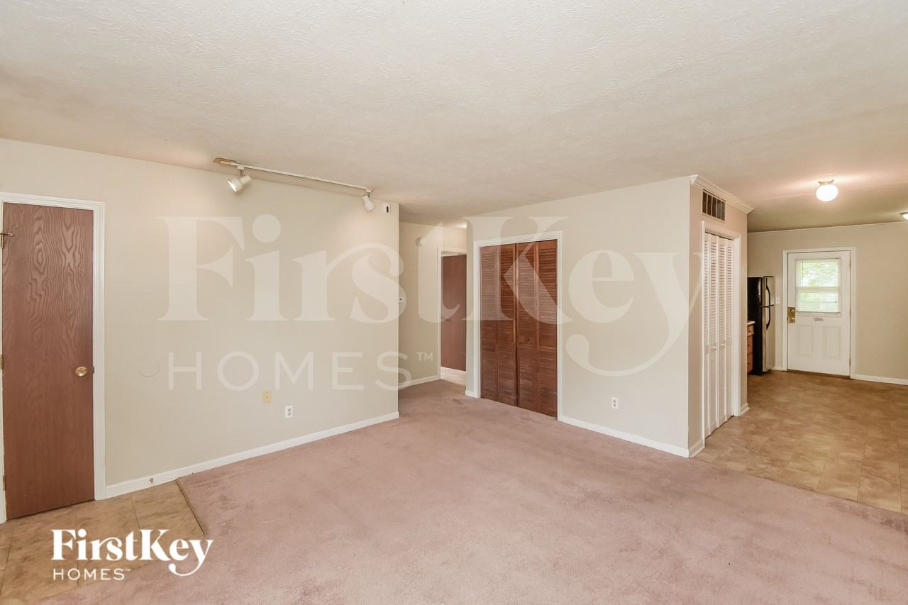 5691 Dobbs Ferry Dr - Photo 2 of 16