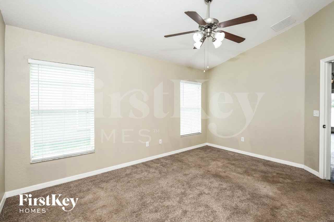 5455 Oro Valley Rd - Photo 7 of 16