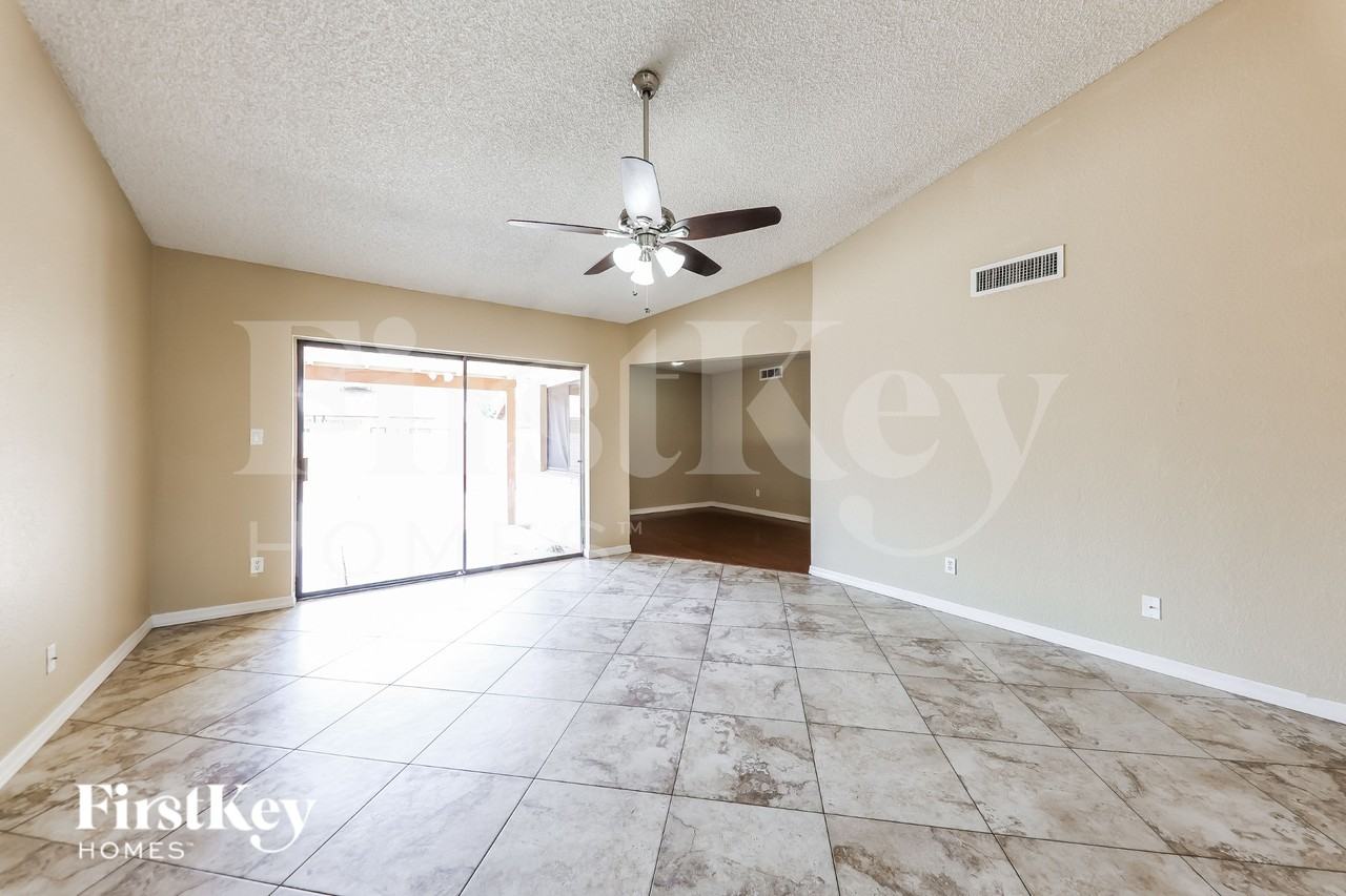 5203 W Sandra Ter - Photo 2 of 19