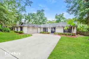 featured image of 520 Whispering Oak Ln
