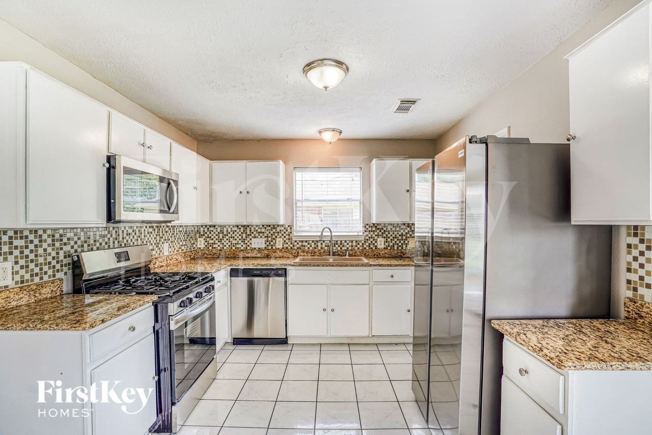 518 Foxglove Dr - Photo 7 of 19