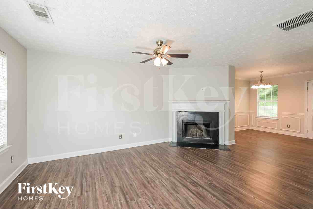 4447 Chester Ln - Photo 2 of 19