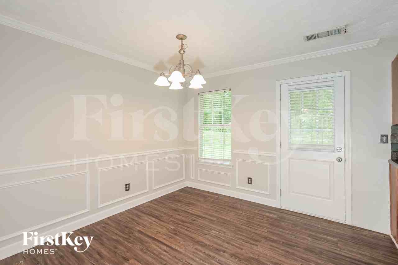 4447 Chester Ln - Photo 5 of 19