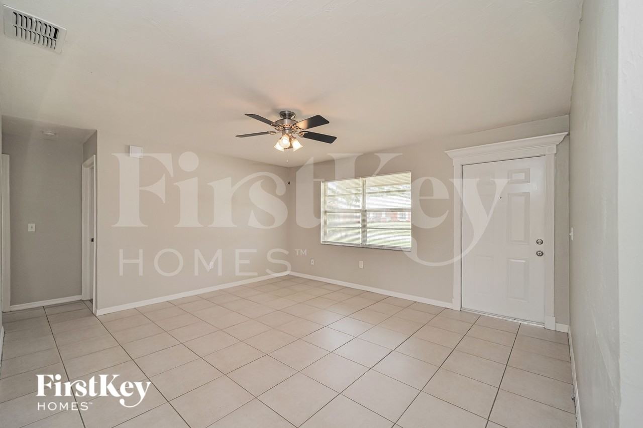 4311 5th St W - Photo 3 of 19