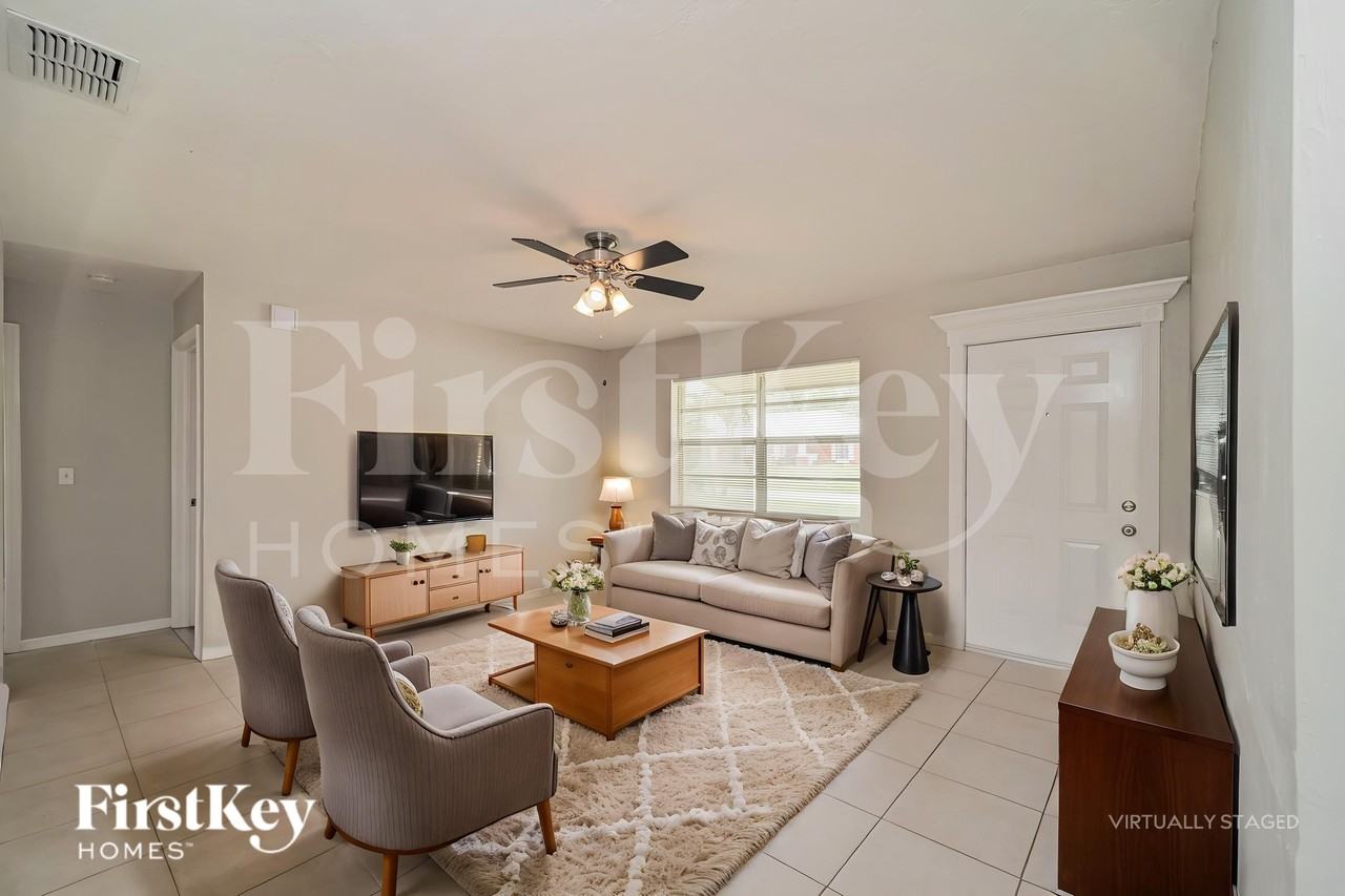 4311 5th St W - Photo 4 of 19