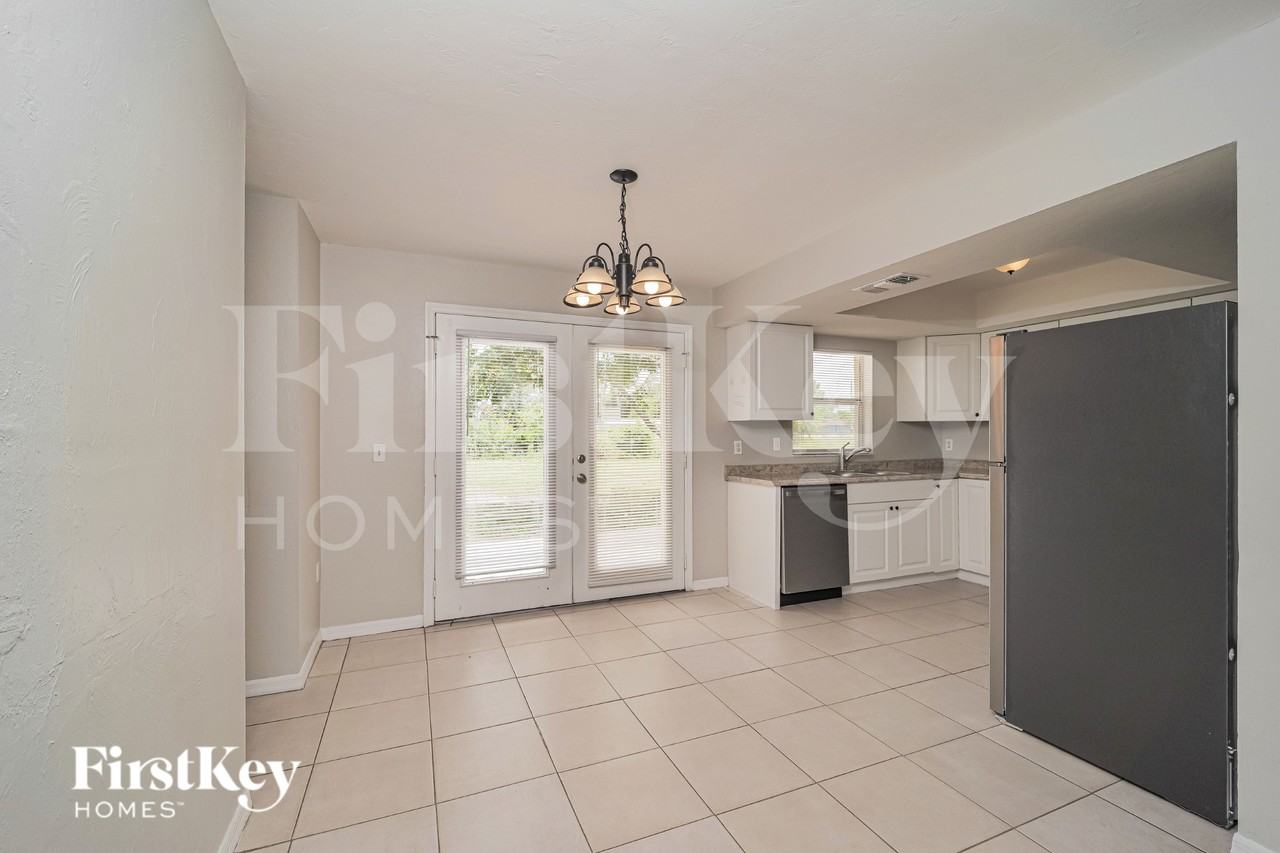 4311 5th St W - Photo 6 of 19