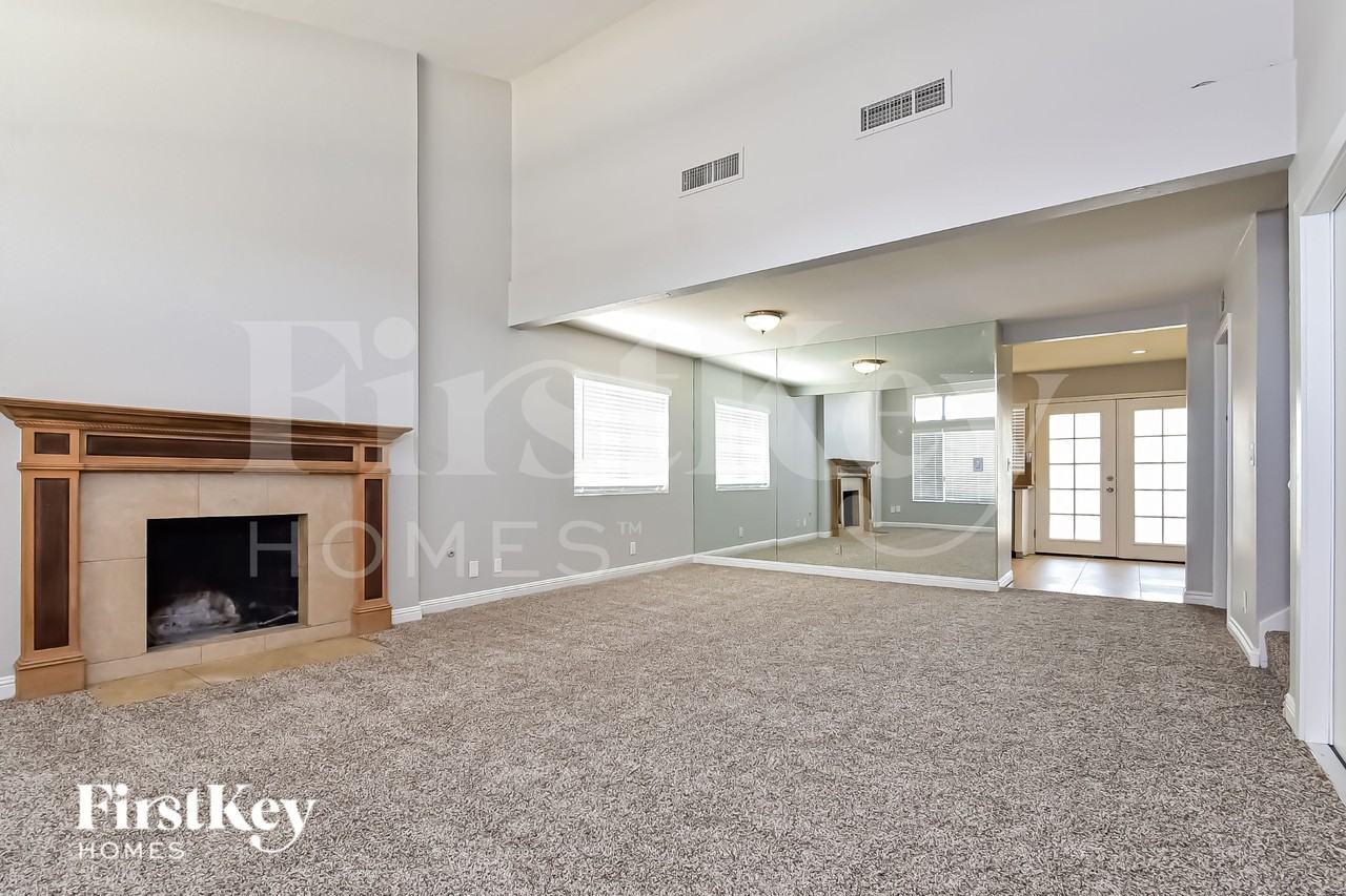 3965 Belhaven St - Photo 3 of 16