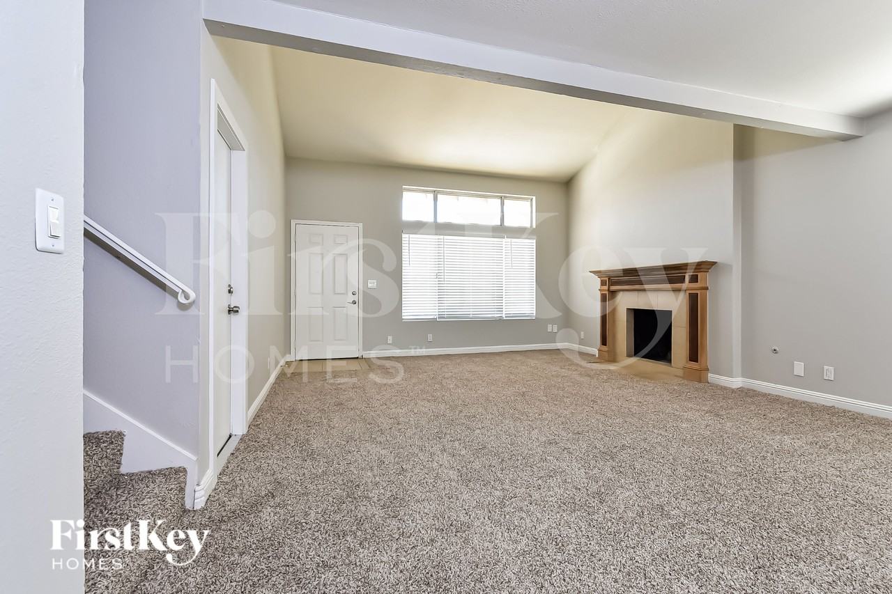 3965 Belhaven St - Photo 4 of 16