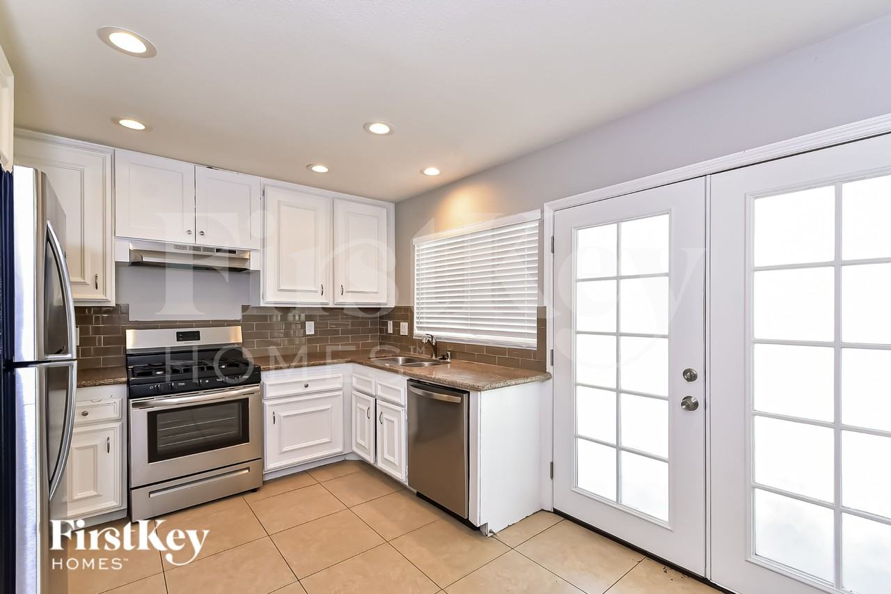 3965 Belhaven St - Photo 6 of 16