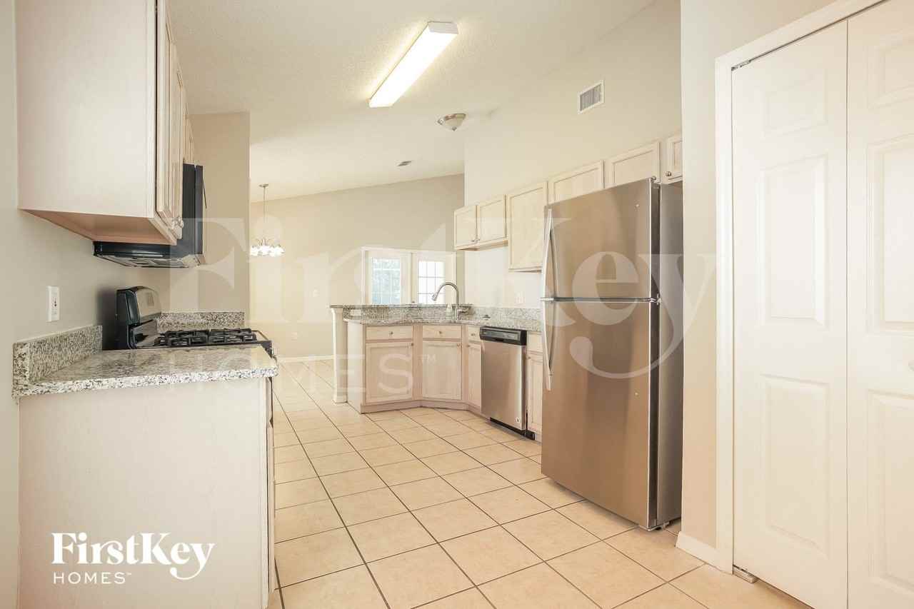 335 Darlington Loop - Photo 6 of 16