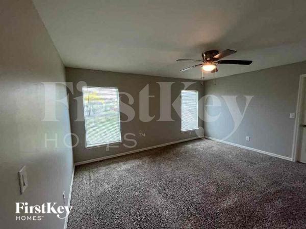 2512 Nw 19th Pl - Photo 4 of 10