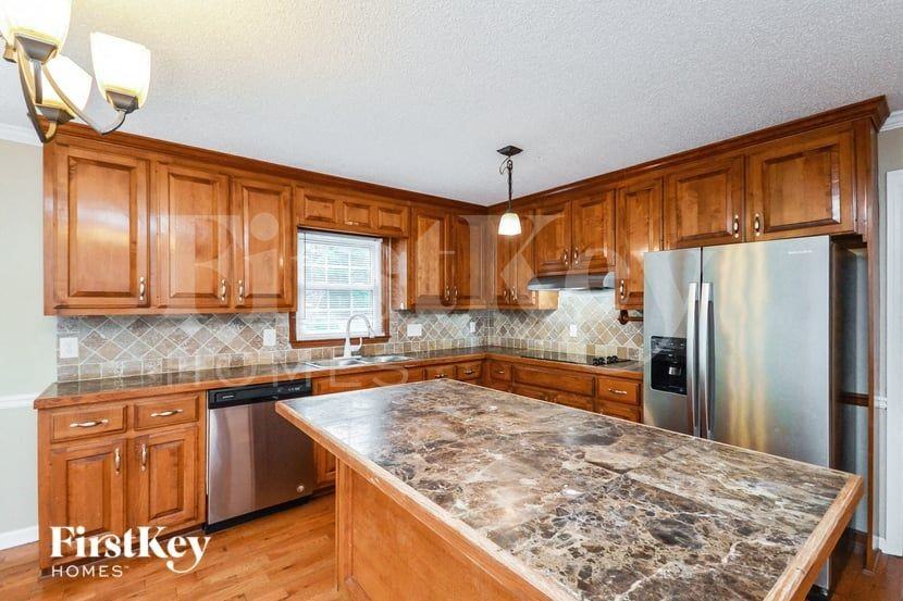 2107 Amherst Trl Se - Photo 6 of 15