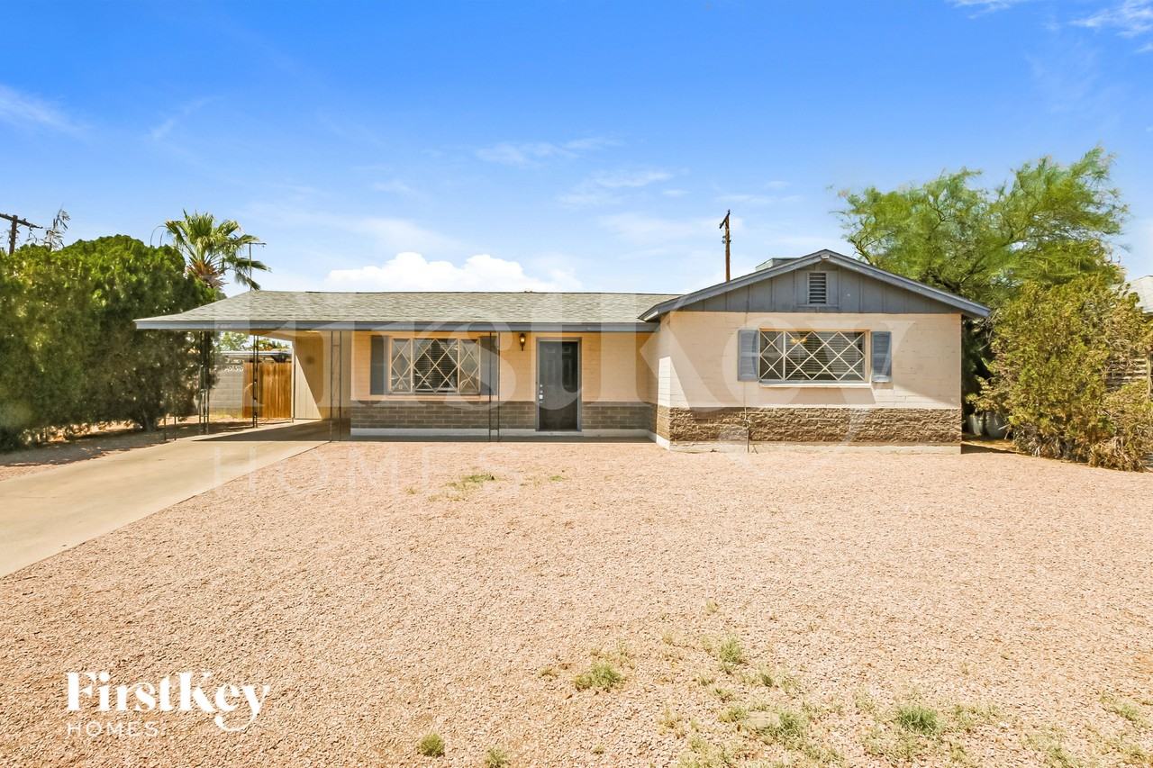 2030 E Aspen Ave