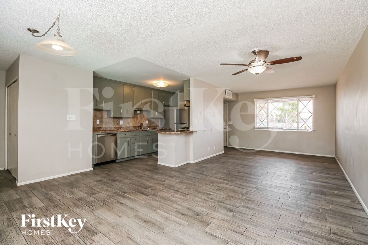 2030 E Aspen Ave - Photo 2 of 19