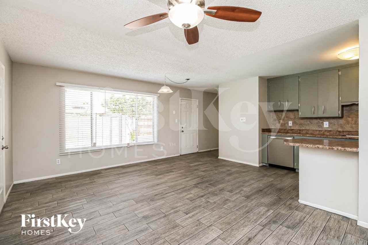 2030 E Aspen Ave - Photo 3 of 19