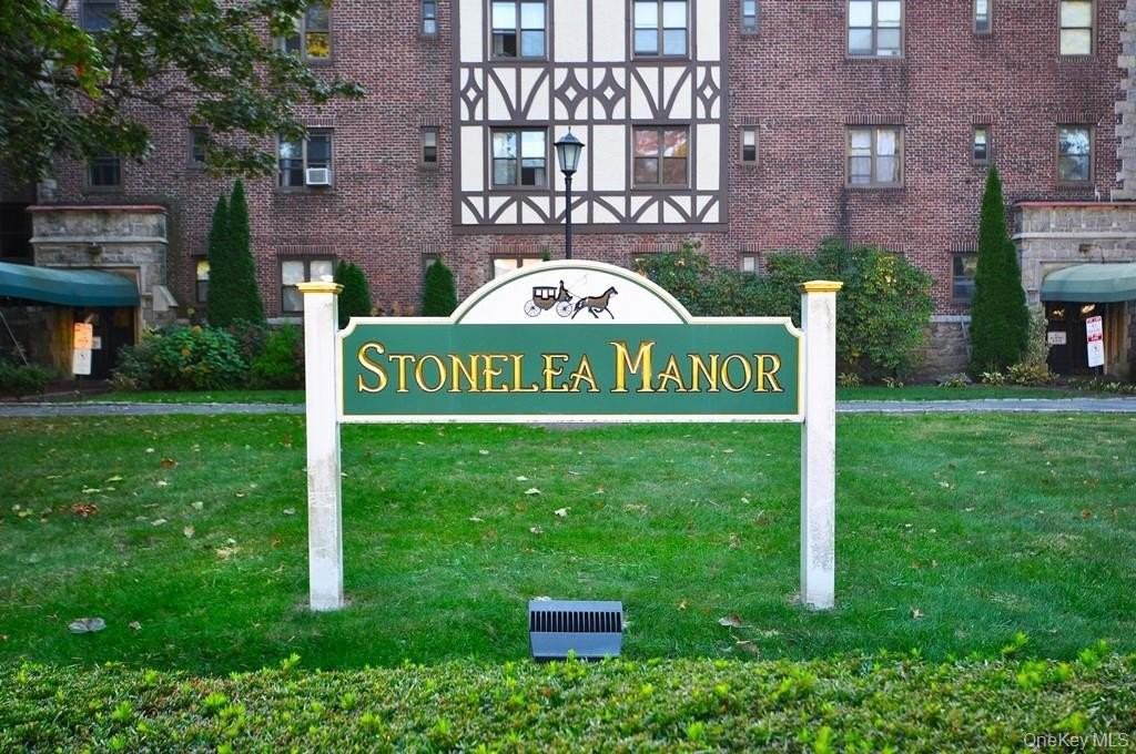 120 Stonelea Pl #3M - Photo 3 of 35