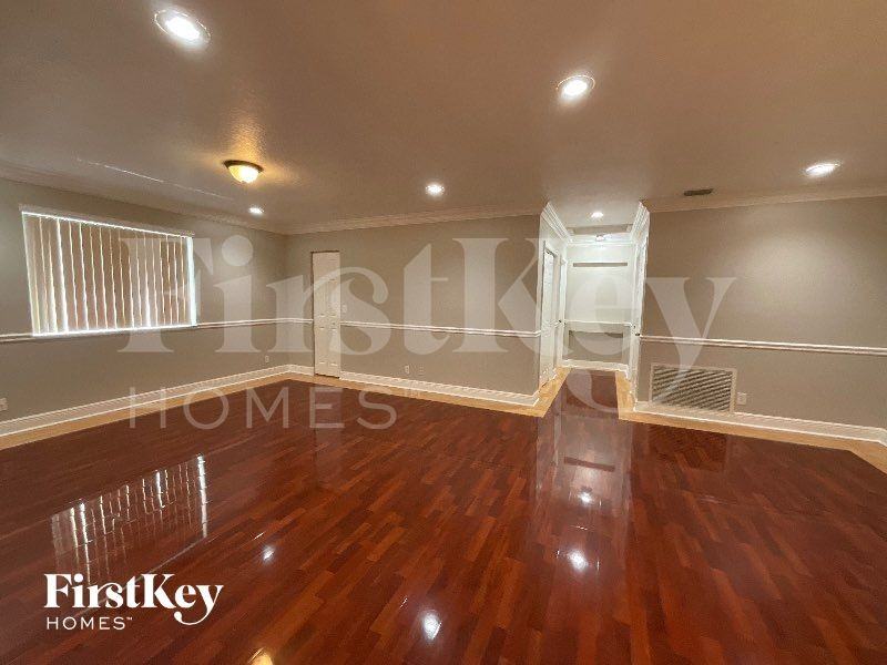 16324 Swstreet - Photo 5 of 13