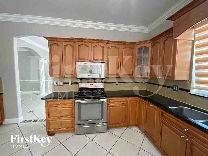 16324 Swstreet - Photo 7 of 13