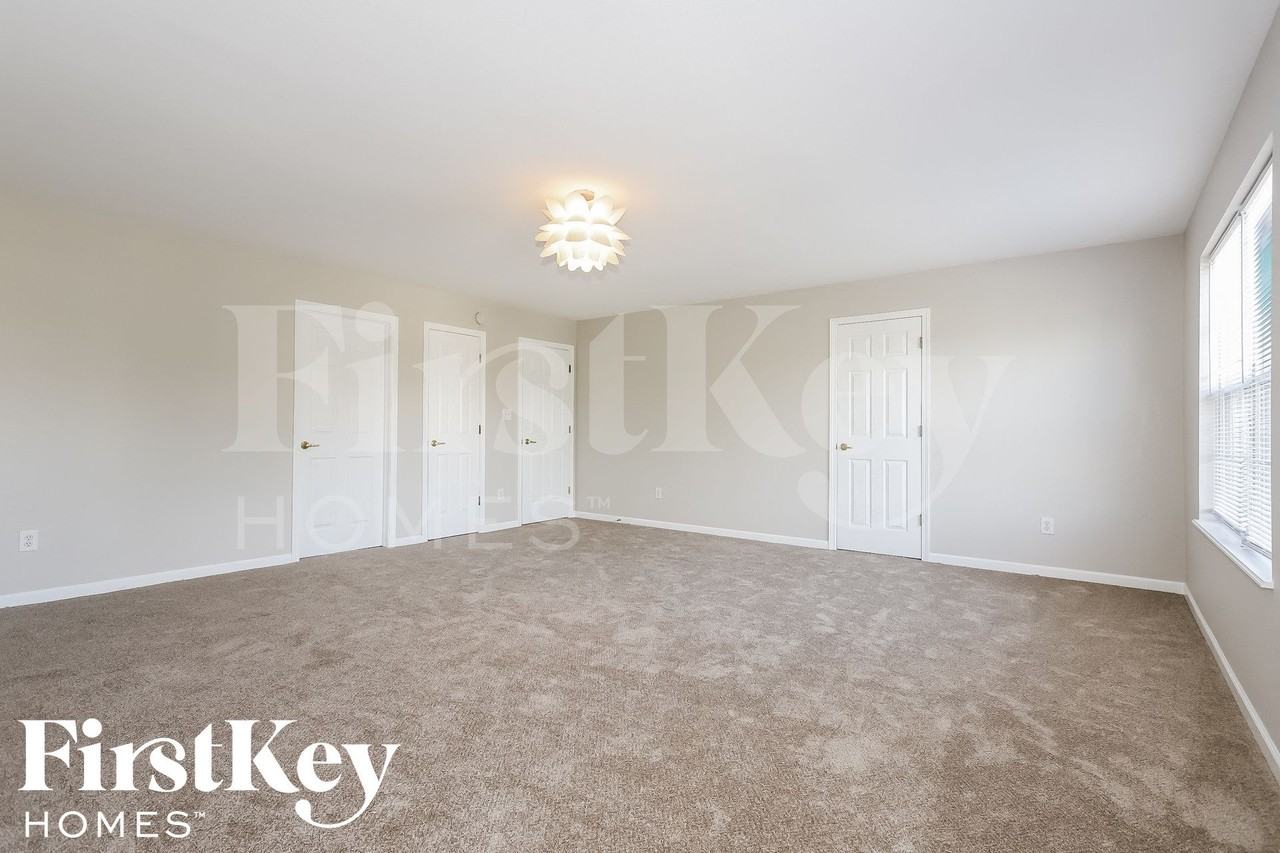 1391 Bearsden Dr - Photo 7 of 15