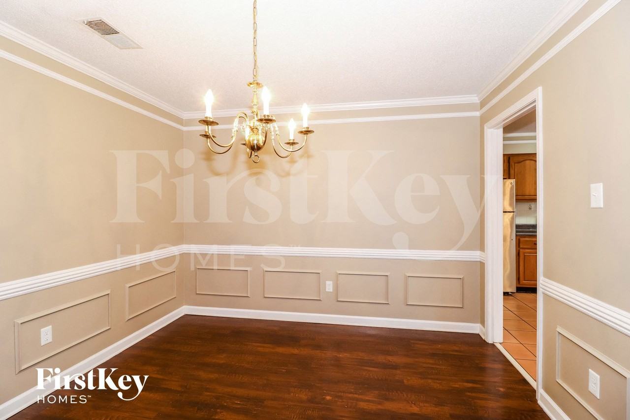 1330 Fox Trace Dr - Photo 5 of 15