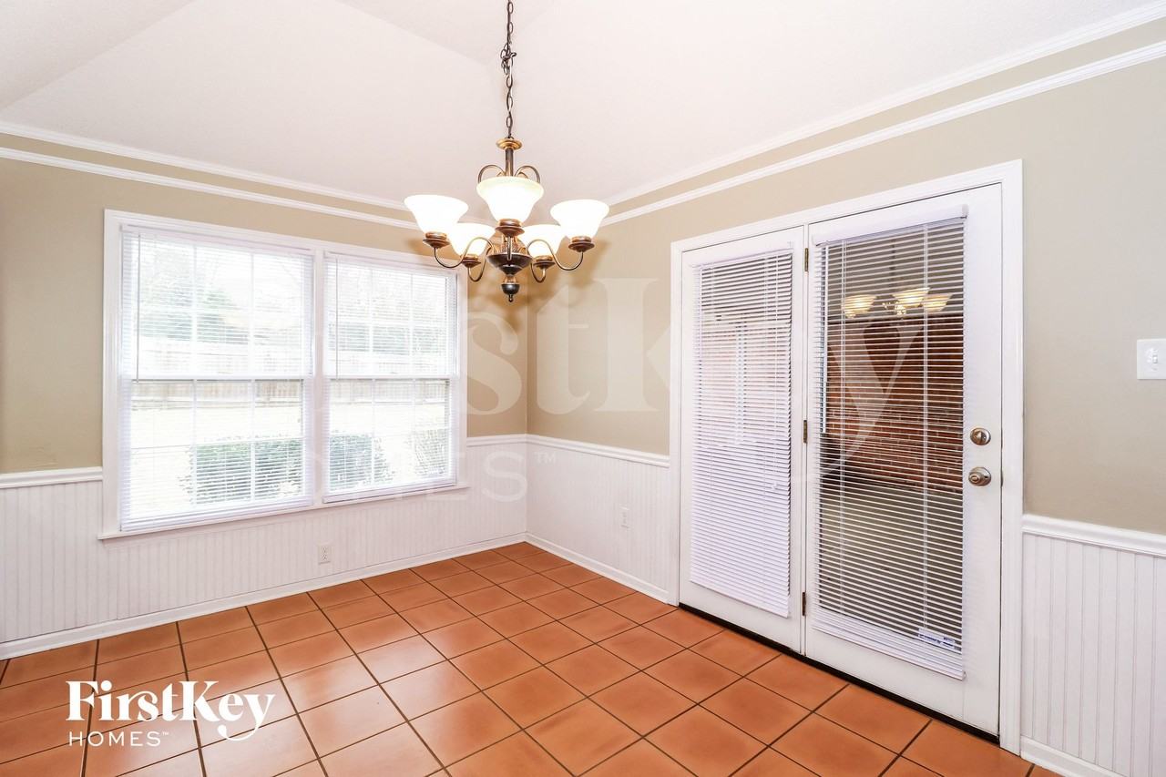 1330 Fox Trace Dr - Photo 6 of 15