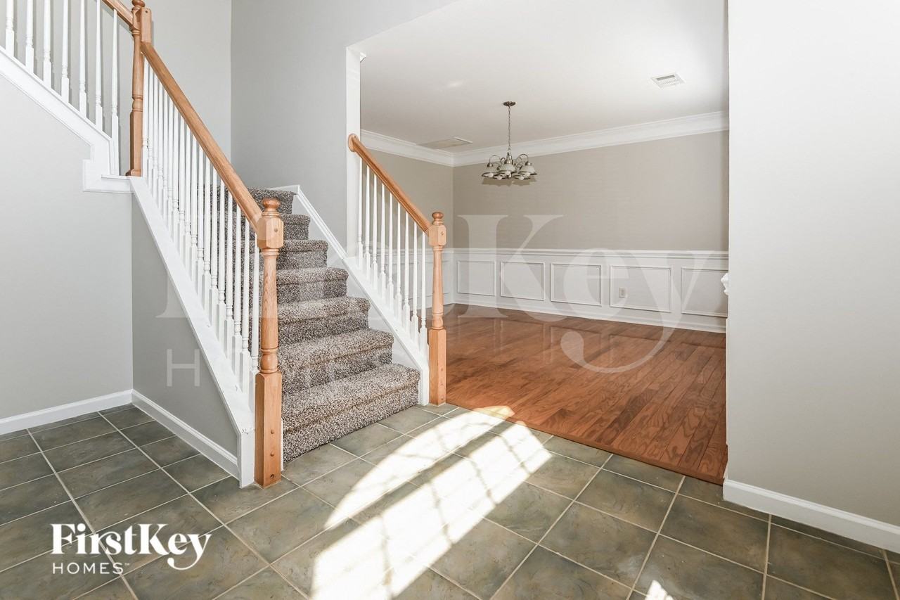 123 Elba Dr - Photo 2 of 15