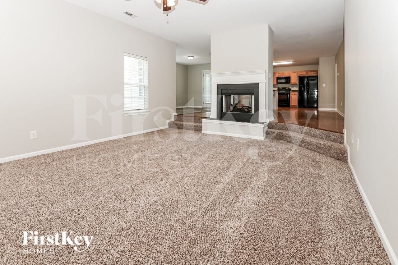 123 Elba Dr - Photo 3 of 15