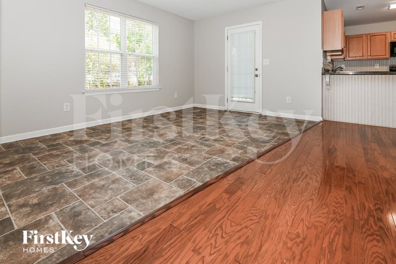 123 Elba Dr - Photo 5 of 15