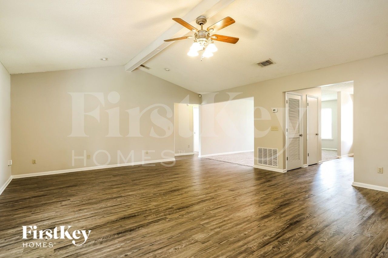 10904 Grand Trunk Ln - Photo 3 of 16