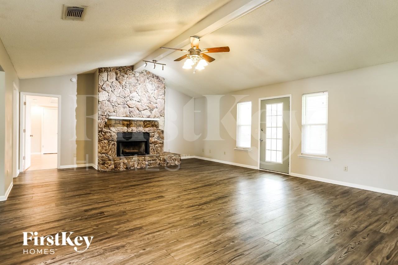 10904 Grand Trunk Ln - Photo 4 of 16