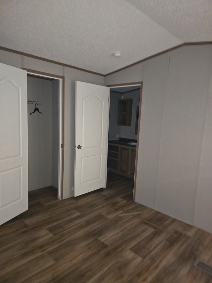 853 Spring St - Photo 3 of 11