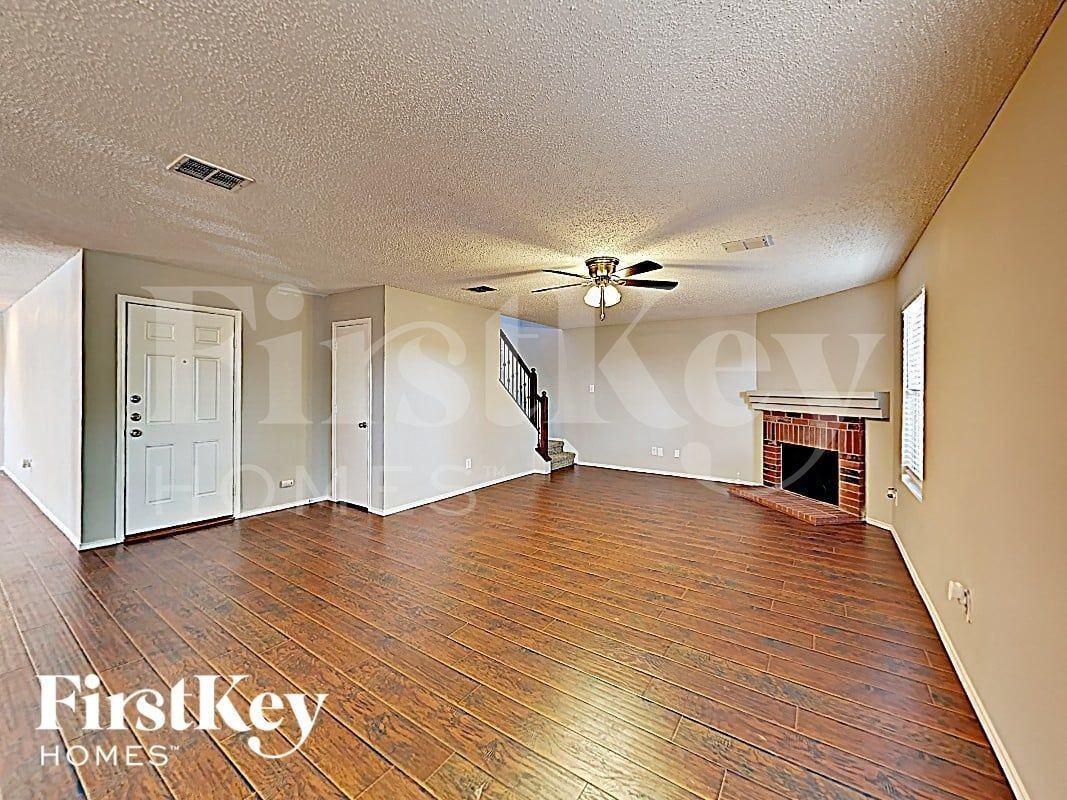 1001 Mazourka Dr - Photo 2 of 17