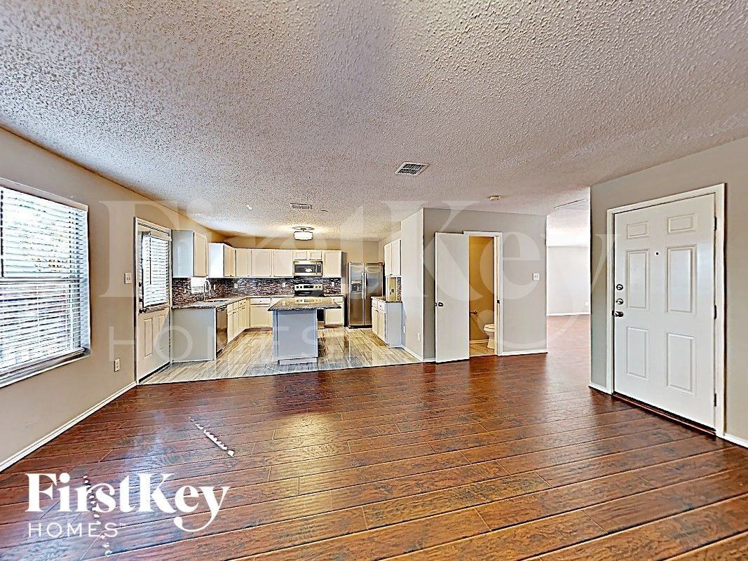 1001 Mazourka Dr - Photo 4 of 17