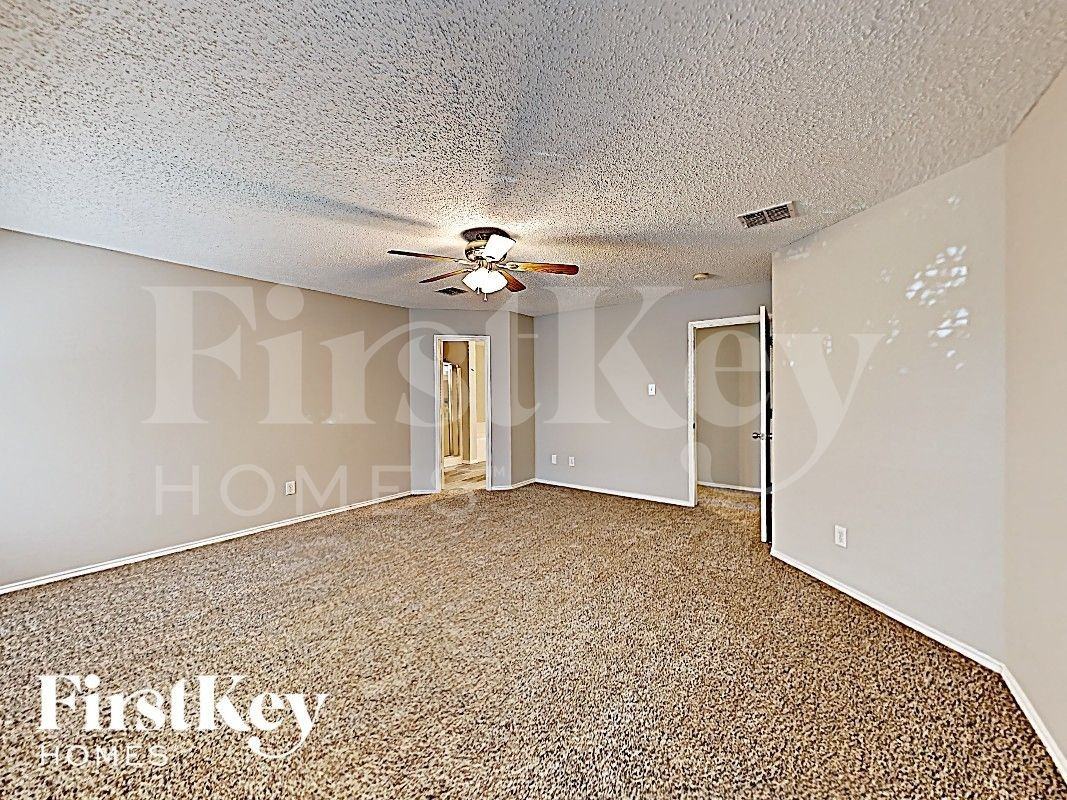 1001 Mazourka Dr - Photo 6 of 17
