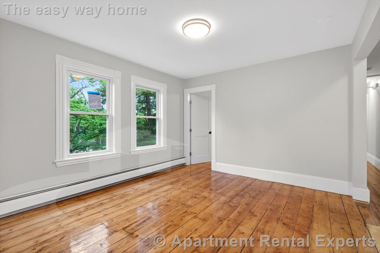 112 Woodstock St #2 - Photo 5 of 10