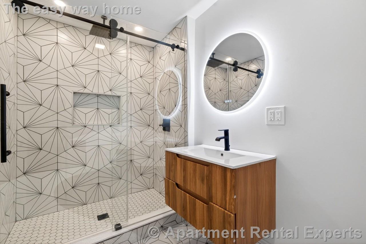 112 Woodstock St #2 - Photo 6 of 10