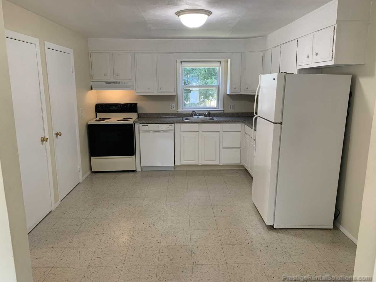 70 Lorchris St #9 - Photo 3 of 15